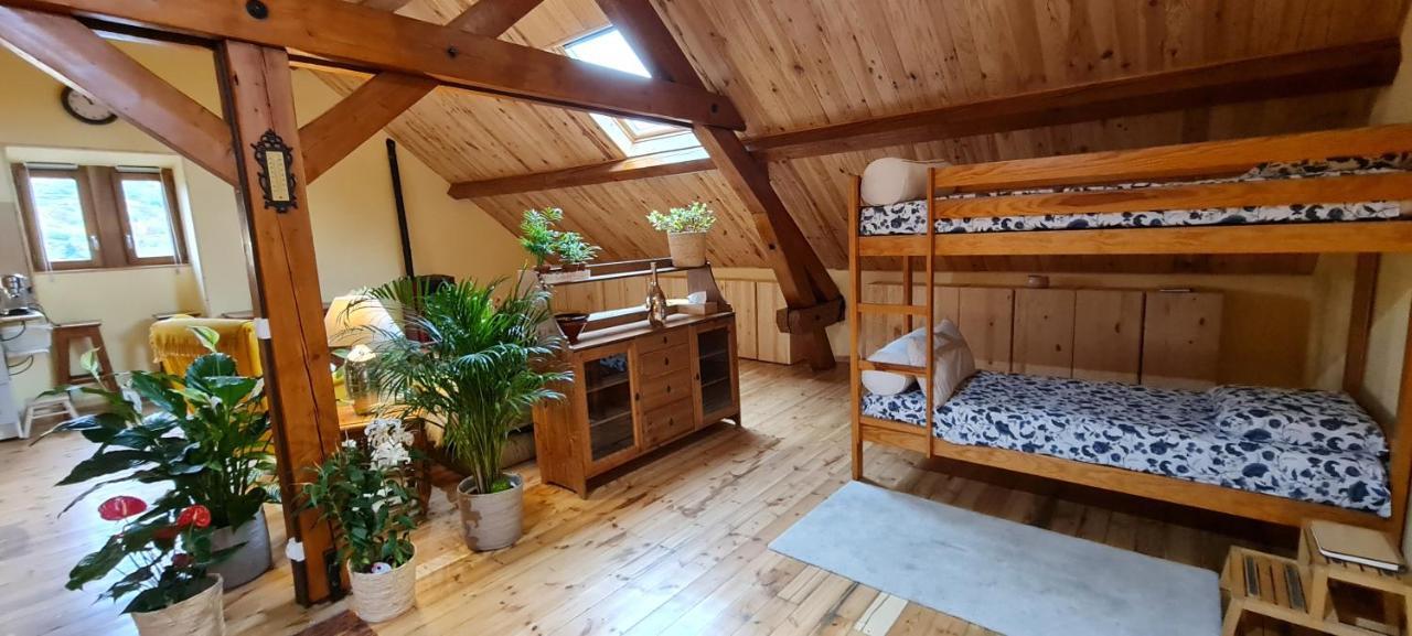 Loft Mansarde Du Train Jaune Avec Vue Sur Les Montagnes Saillagouse Εξωτερικό φωτογραφία
