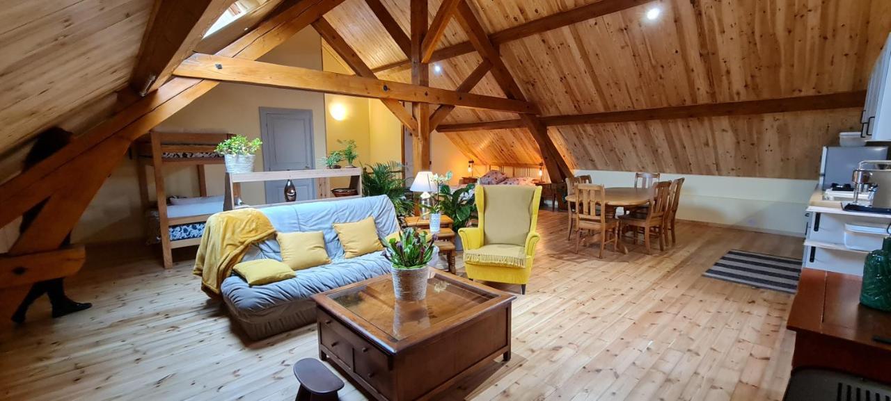 Loft Mansarde Du Train Jaune Avec Vue Sur Les Montagnes Saillagouse Εξωτερικό φωτογραφία