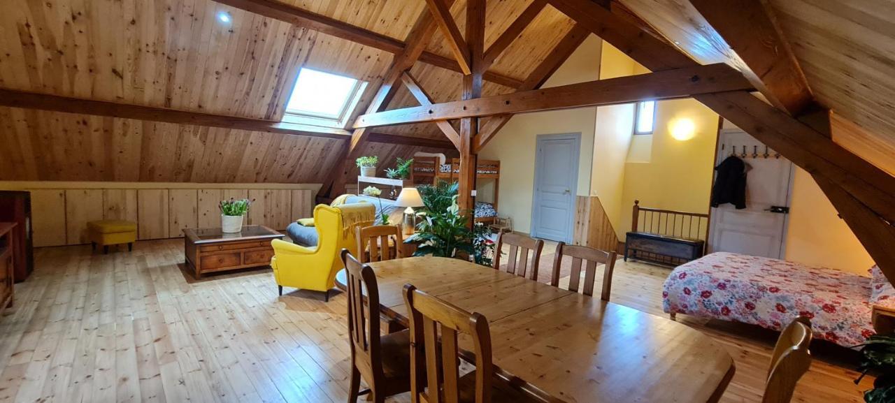 Loft Mansarde Du Train Jaune Avec Vue Sur Les Montagnes Saillagouse Εξωτερικό φωτογραφία